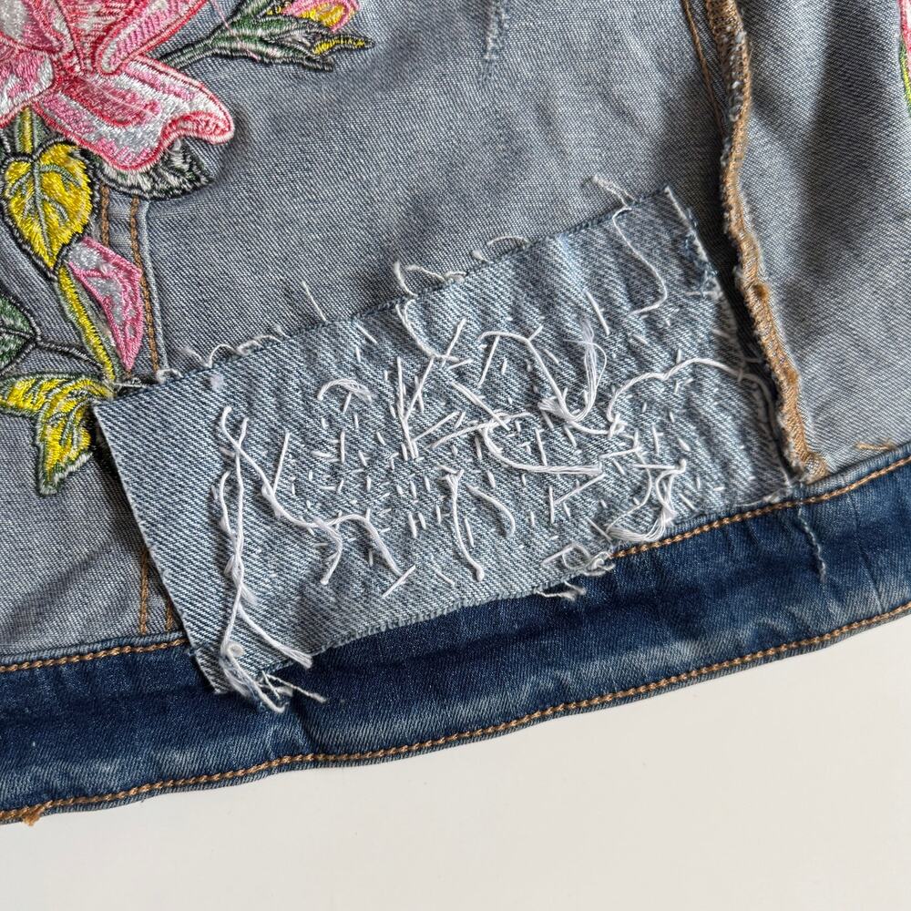 Lane Bryant Floral Embroidered Distressed Trucker Jean Jacket Sashiko Size 20 - Picture 15 of 15